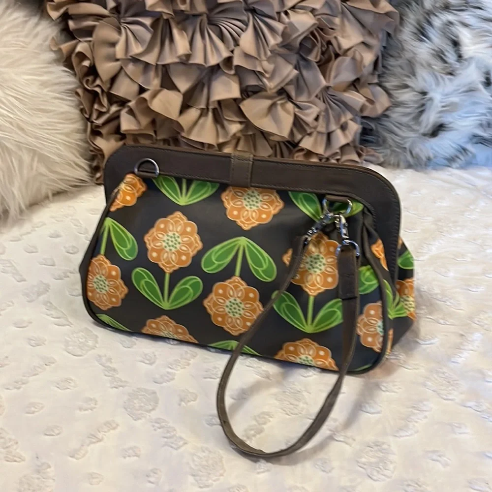 Petunia Pickle Bottom Cross Town Floral Clutch Shoulder Crossbody Bag Purse